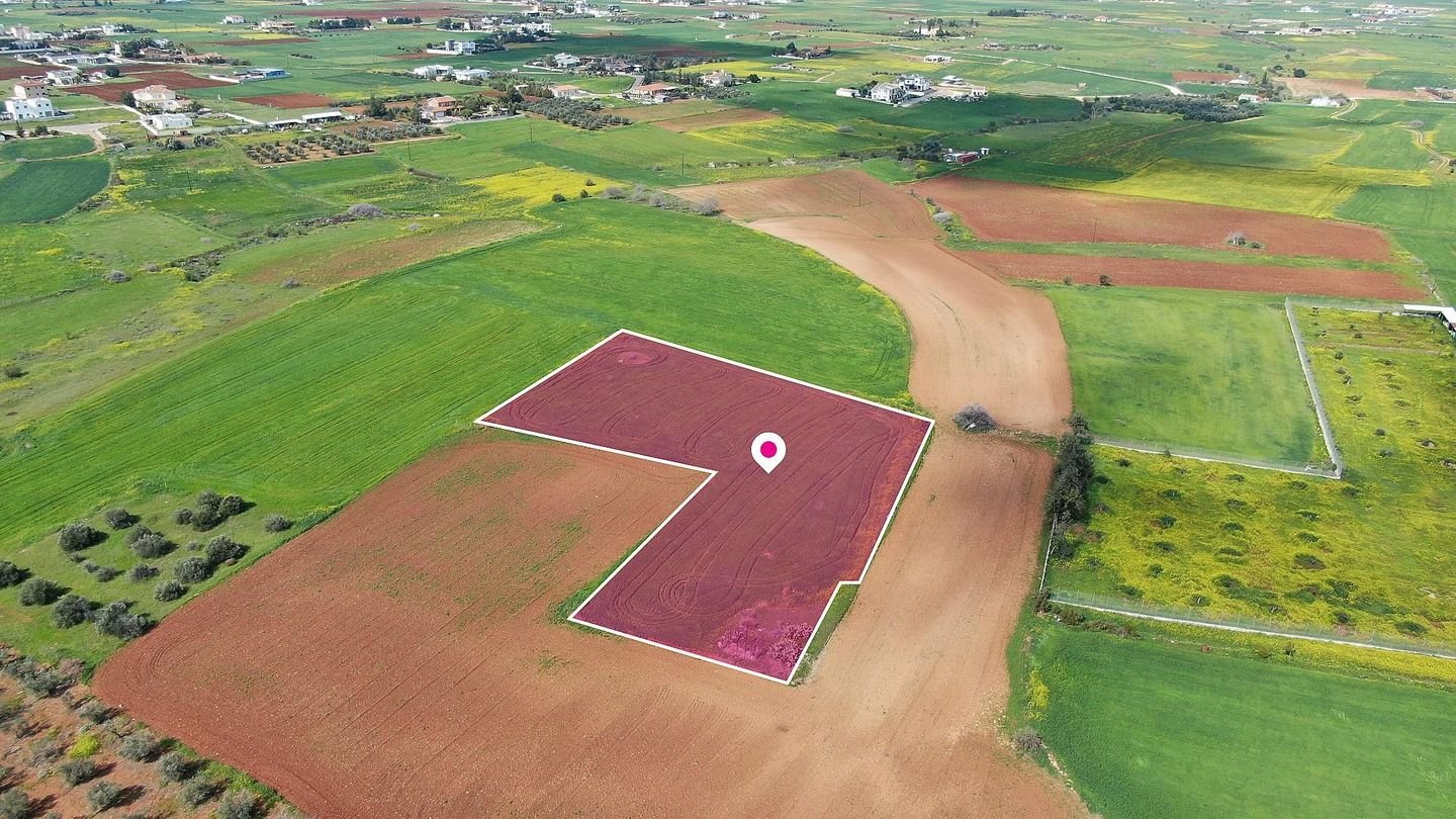 Residential field located in Agioi Trimithias, Nicosia photo 2