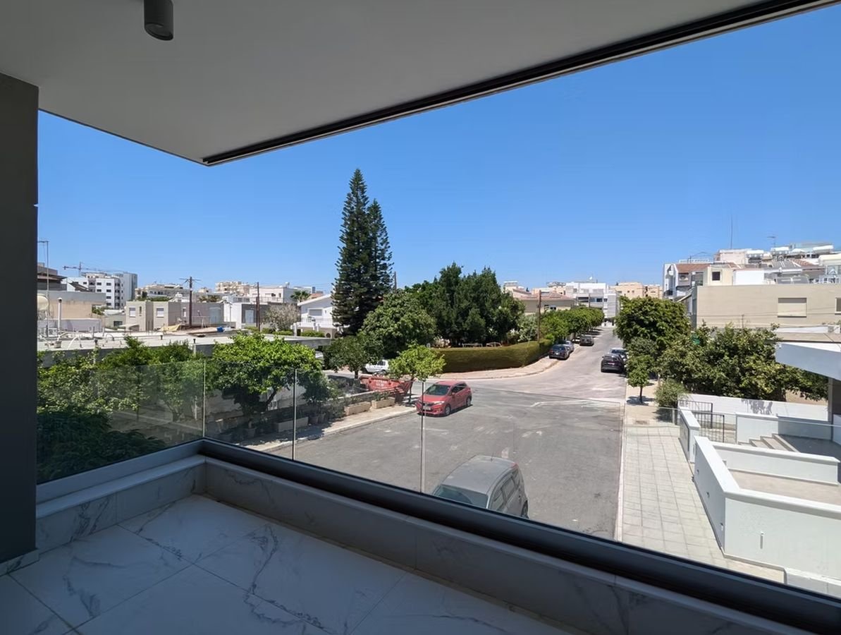 2 BR Apartment in Mesa Geitonia, Limassol photo 9