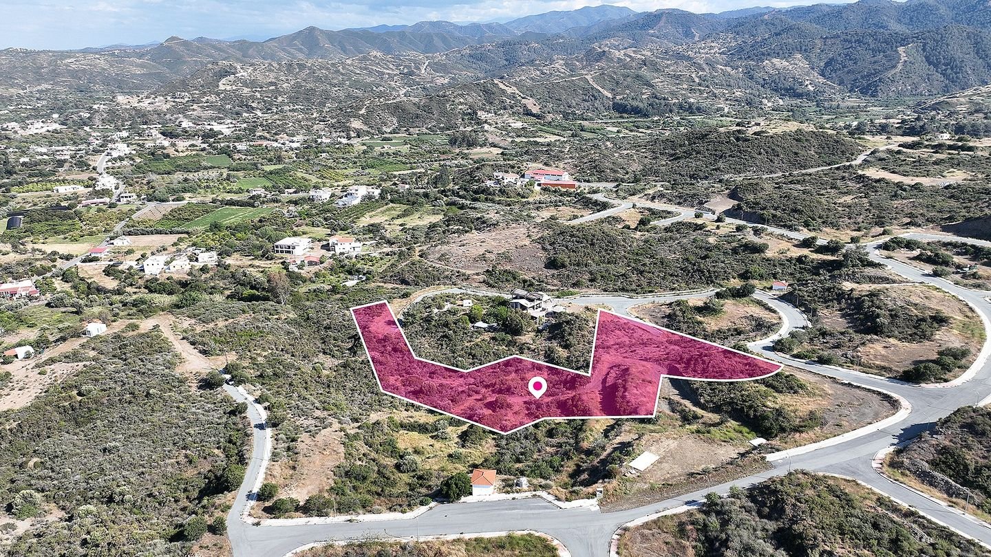 Field in Kato Pyrgos, Nicosia photo 2