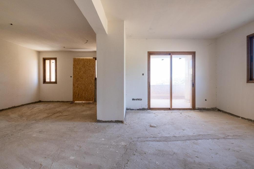 Incomplete 3 bedroom apartment in Polemidia, Limassol photo 7