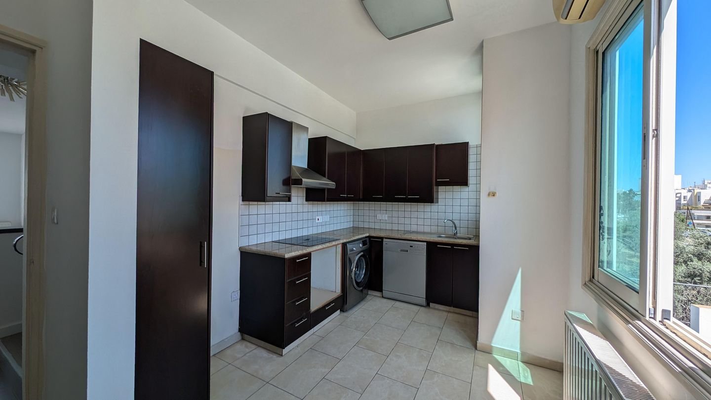 Top Floor 2-Bedroom Αpartment in Agios Dimitrios, Strovolos, Nicosia photo 11