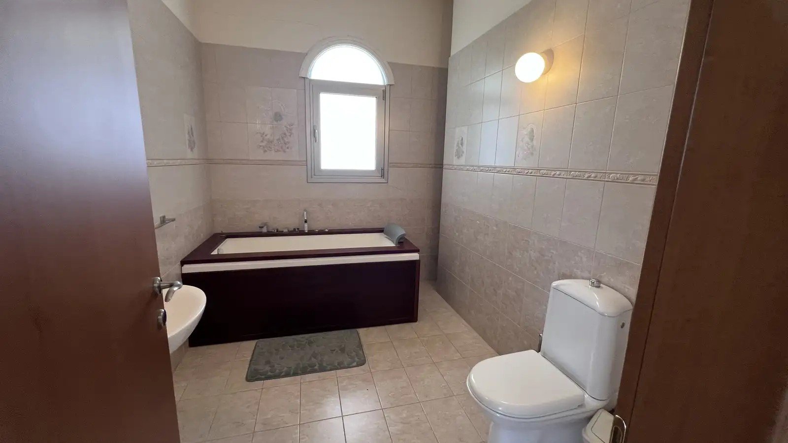 6 BR Detached House in Asomatos, Limassol photo 14