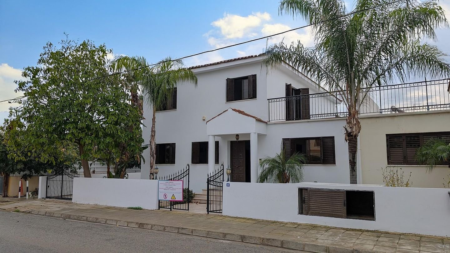 Elegant 3-bedroom semi-detached house in Engomi, Nicosia photo 2