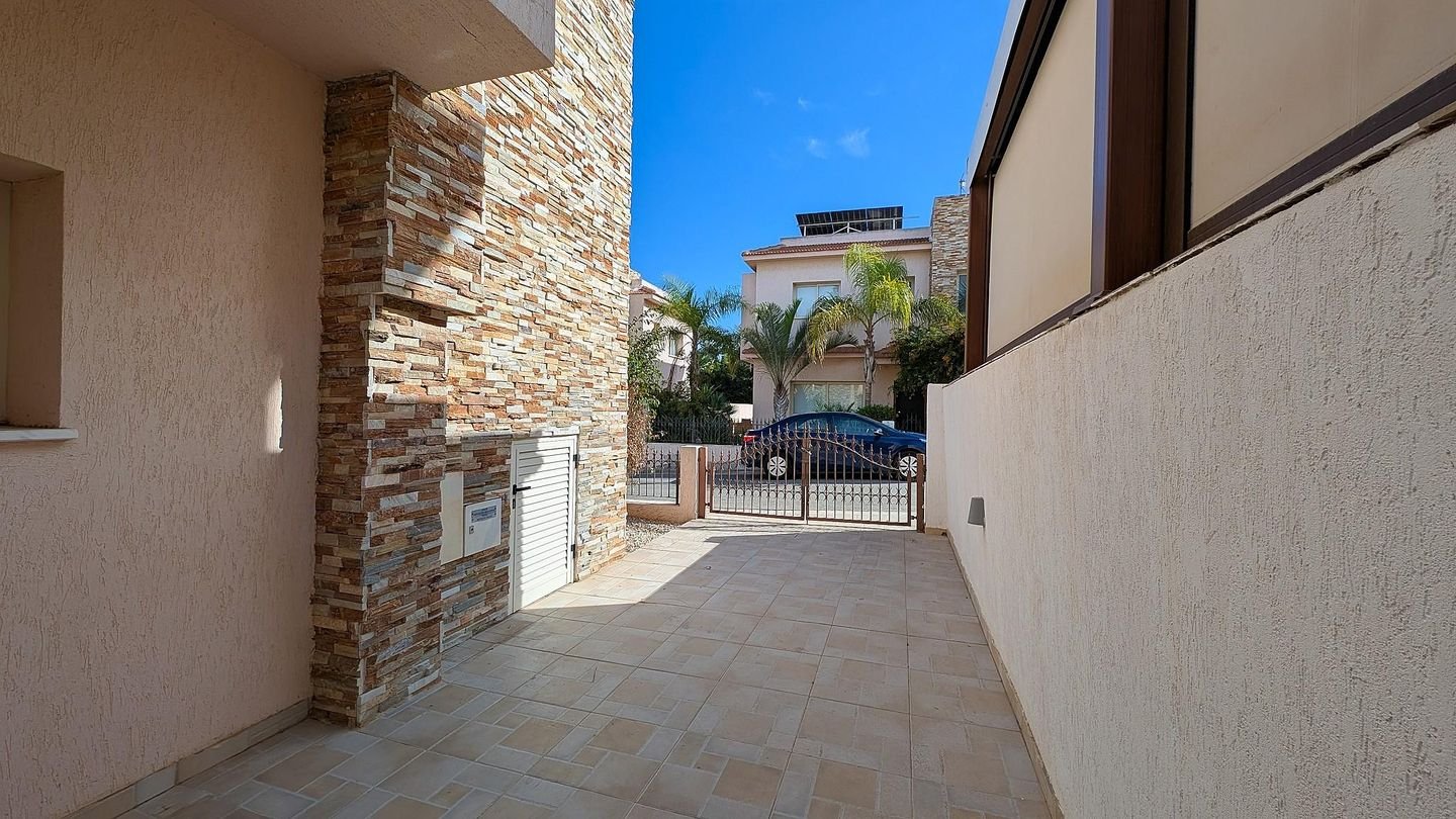 Coastal 3-Bedroom Villa with Private Pool in Paralimni, Famagusta photo 25