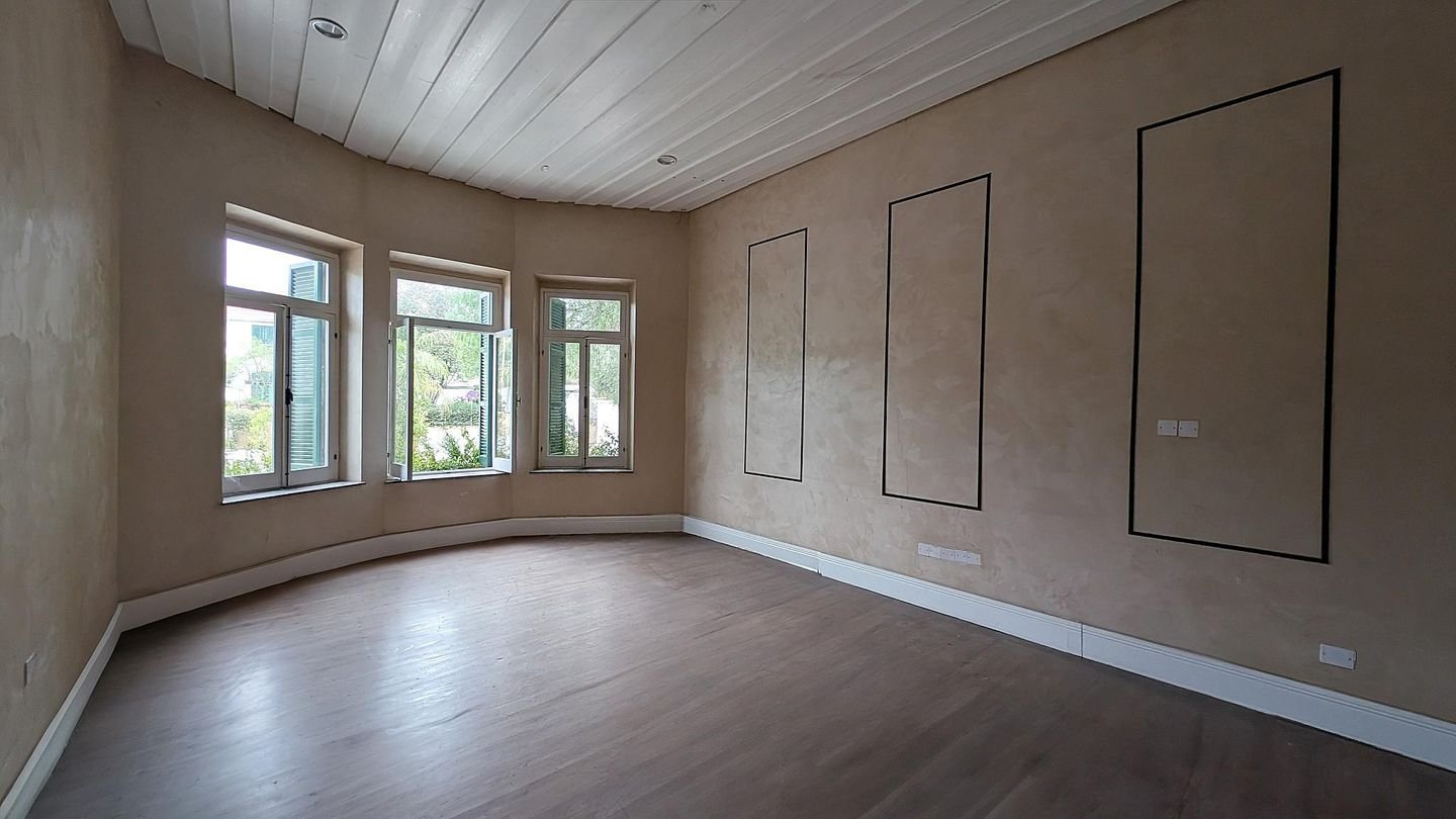 Two-storey listed building in historic old Nicosia photo 9