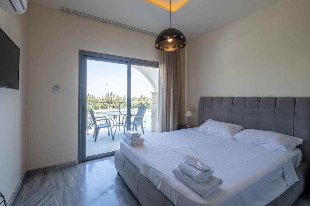1-bedroom apartment in Latchi, Paphos photo 6