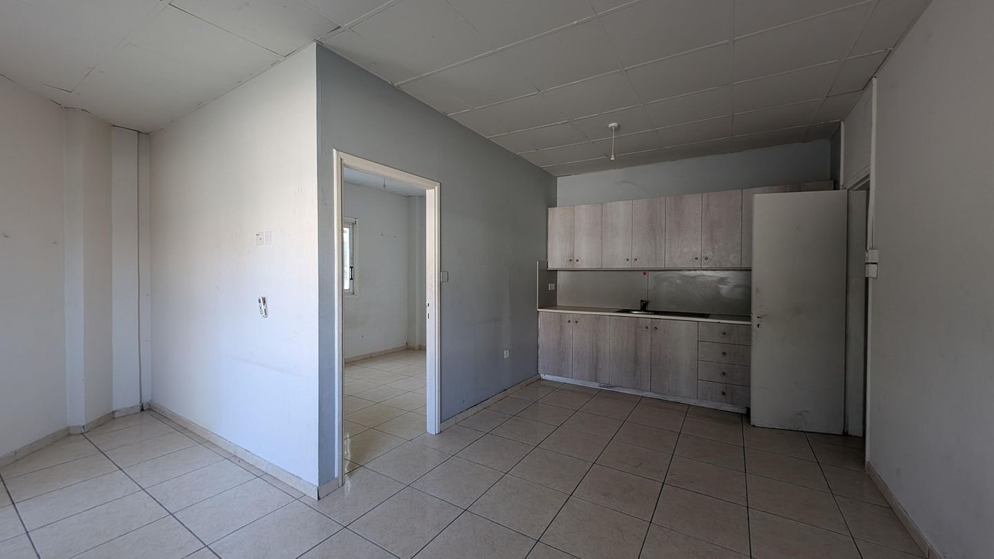 Three-storey building, located in Kaimakli, Nicosia photo 30