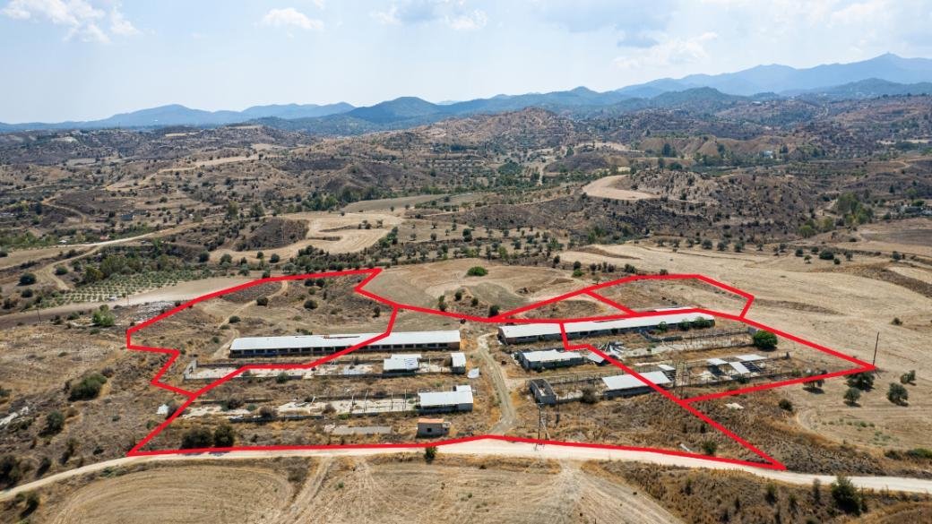 Agricultural fields and a farm in Analiontas, Nicosia photo 3