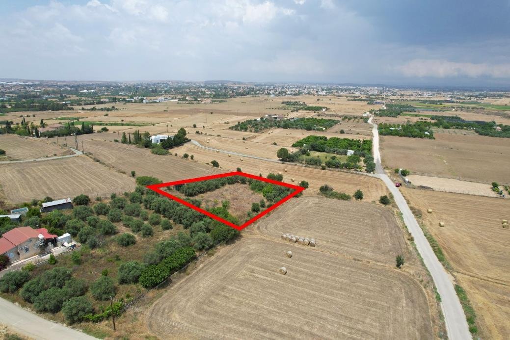 Residential field in Pera, Nicosia photo 2