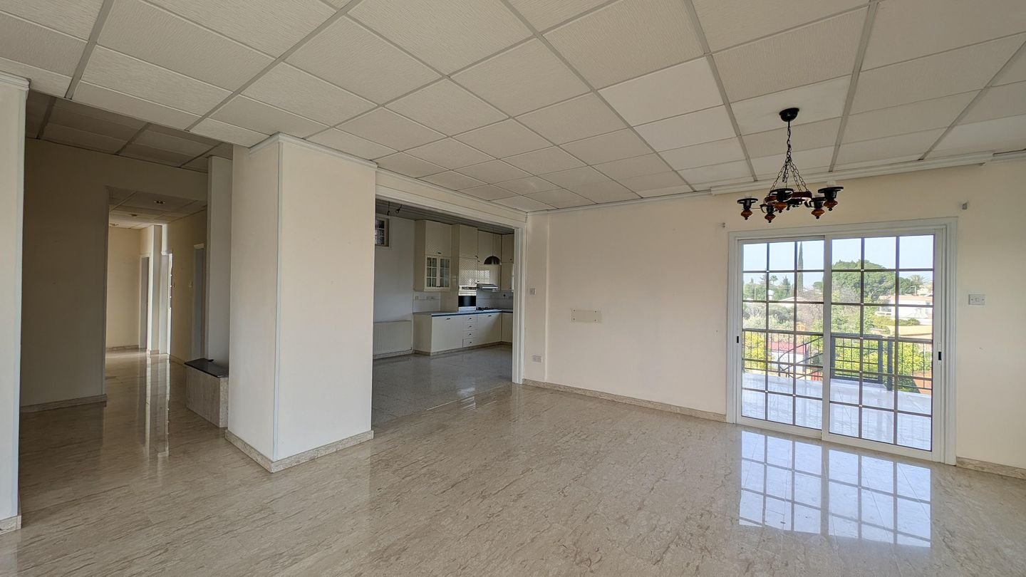 Spacious 4-Bedroom Detached House in Pera Chorio, Nicosia photo 23