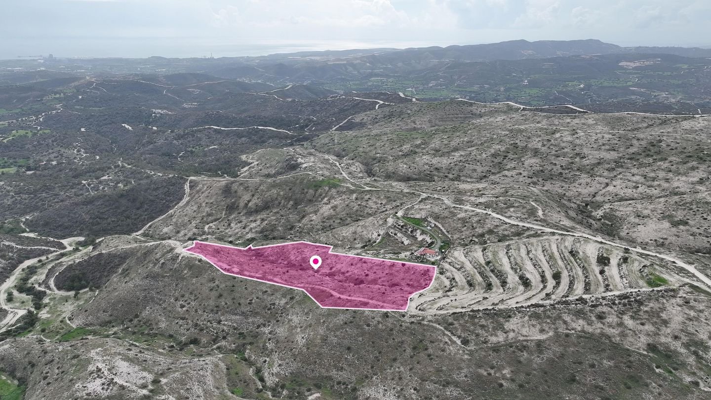 Large Agricultural field in Choirokoitia, Larnaca photo 4