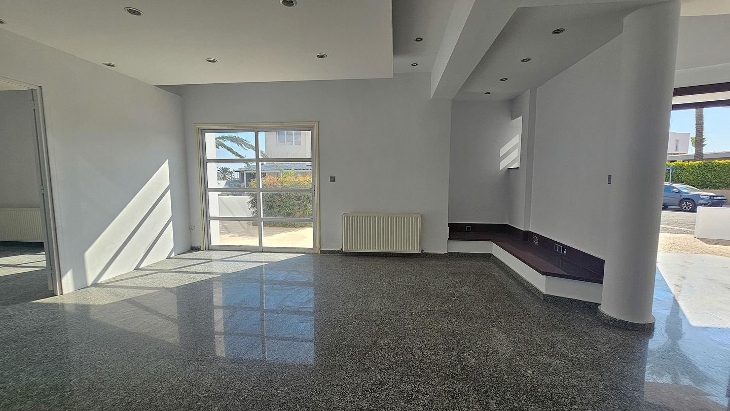 Semi-Detached 4-Bedroom House in Pano Deftera, Nicosia photo 10