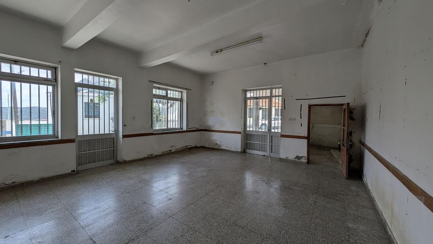 Three-storey building in Chandria, Limassol photo 14