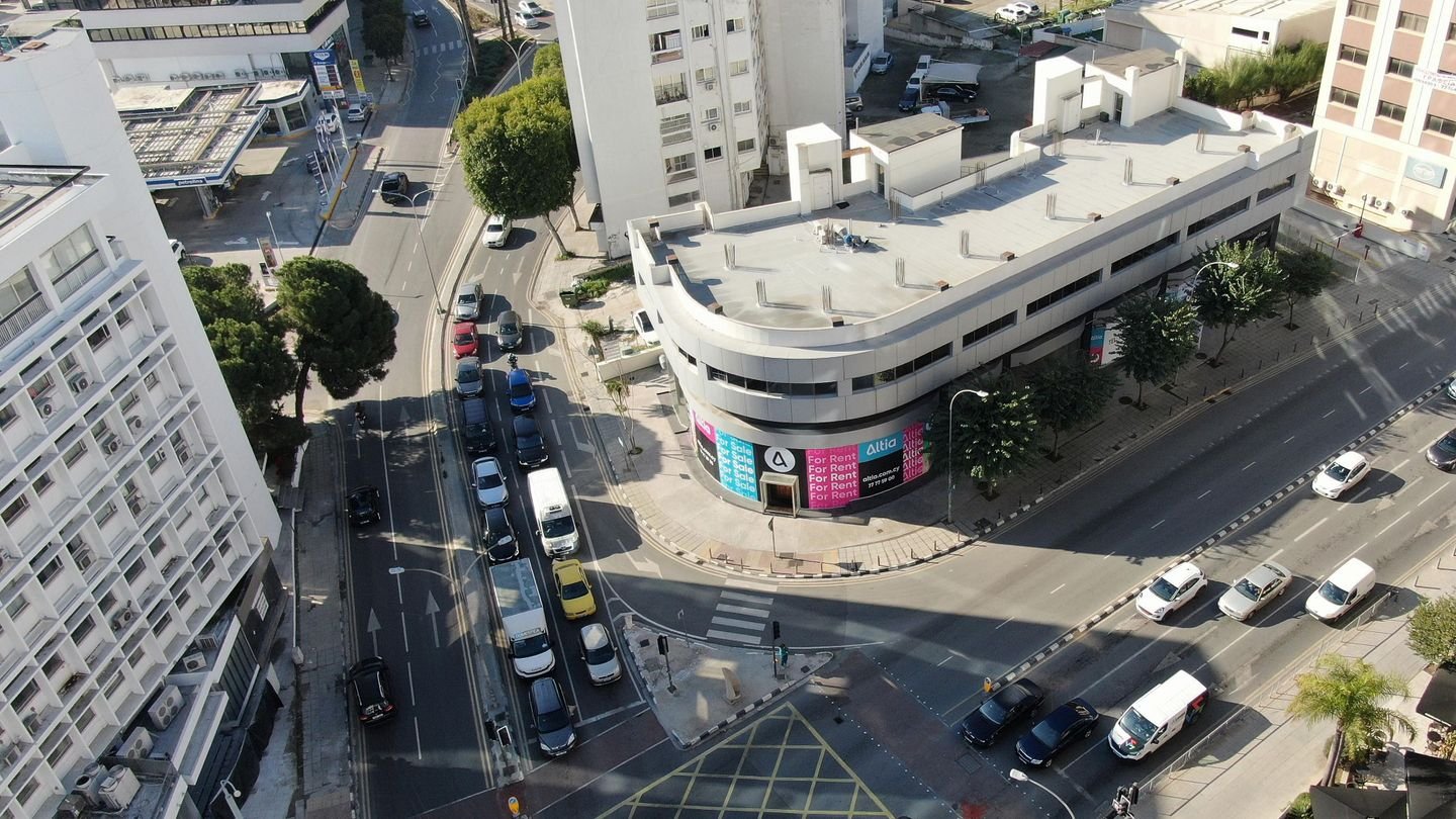 Prime Corner Location Retail Unit, in Nicosia center photo 3