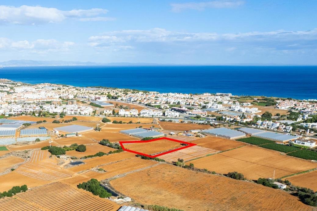 Shared residential field in Paralimni, Famagusta photo 3