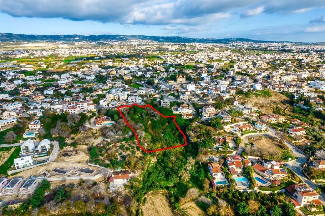 Shared residential field in Chloraka, Paphos photo 4