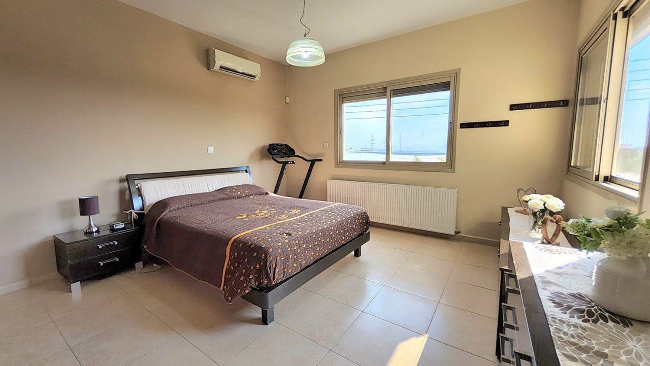 4 BR House in Anthoupoli, Limassol photo 12