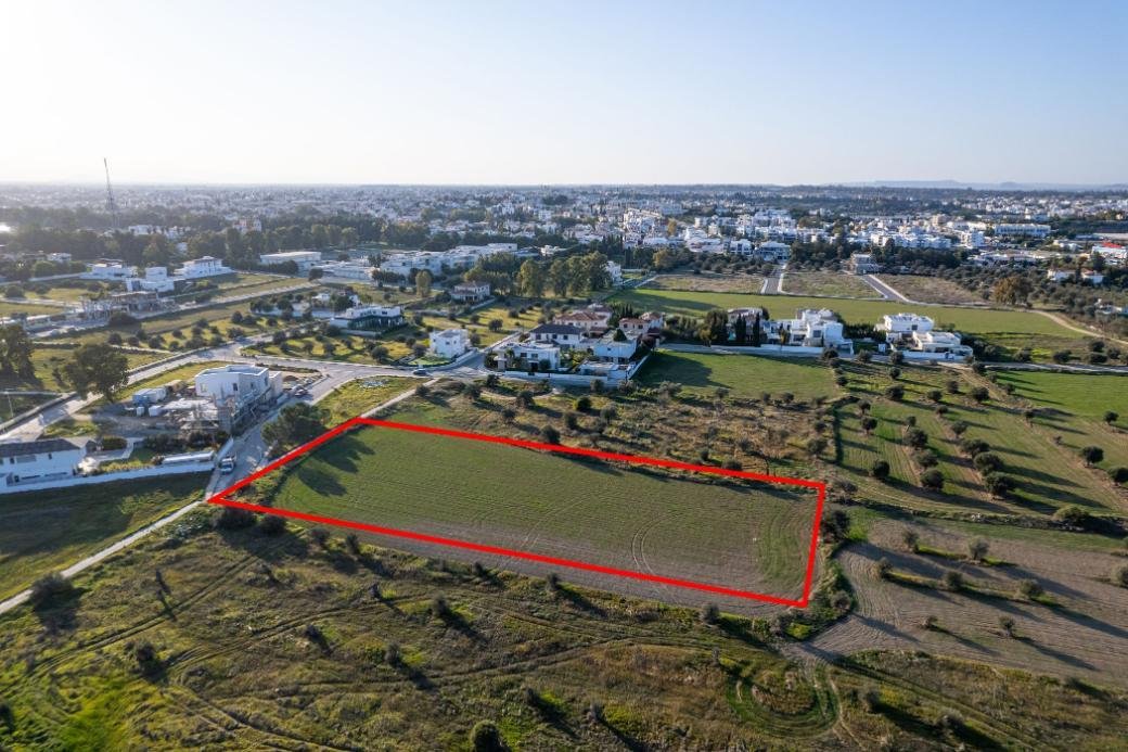 Shared residential field in Chryseleousa, Strovolos photo 2