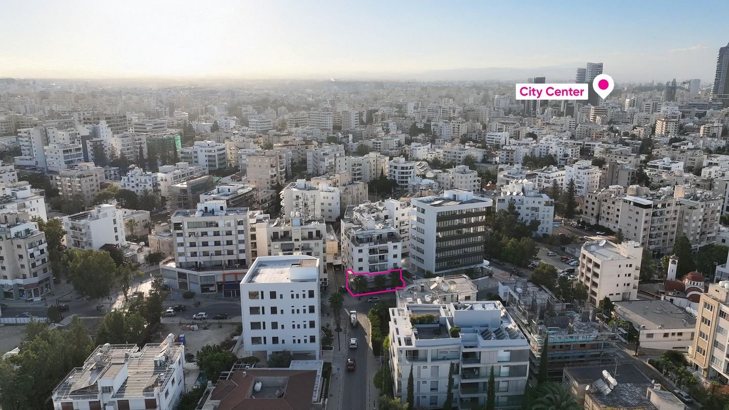 Shop with mezzanine in Agios Antonios, Nicosia photo 3