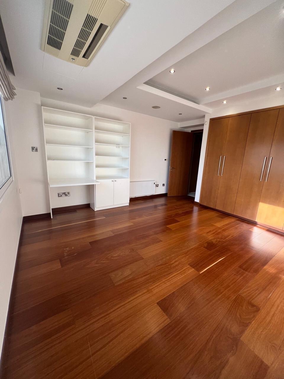 4 BR Luxury Apartment in Potamos Germasogeias, Limassol photo 12