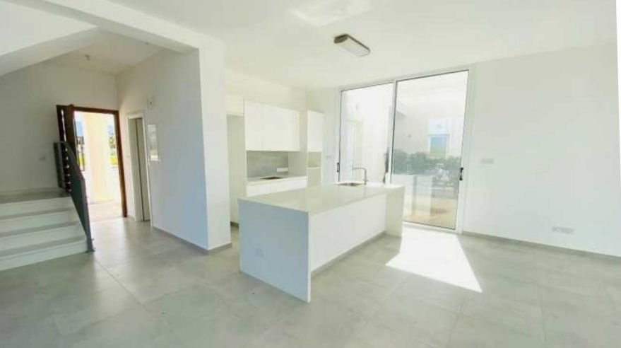 3 BR Villa in Pegeia photo 9