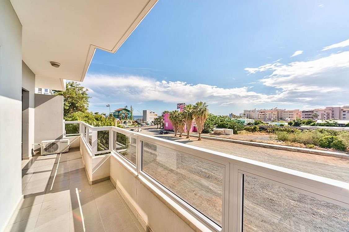 1 BR Apartment in Mouttagiaka, Limassol photo 5