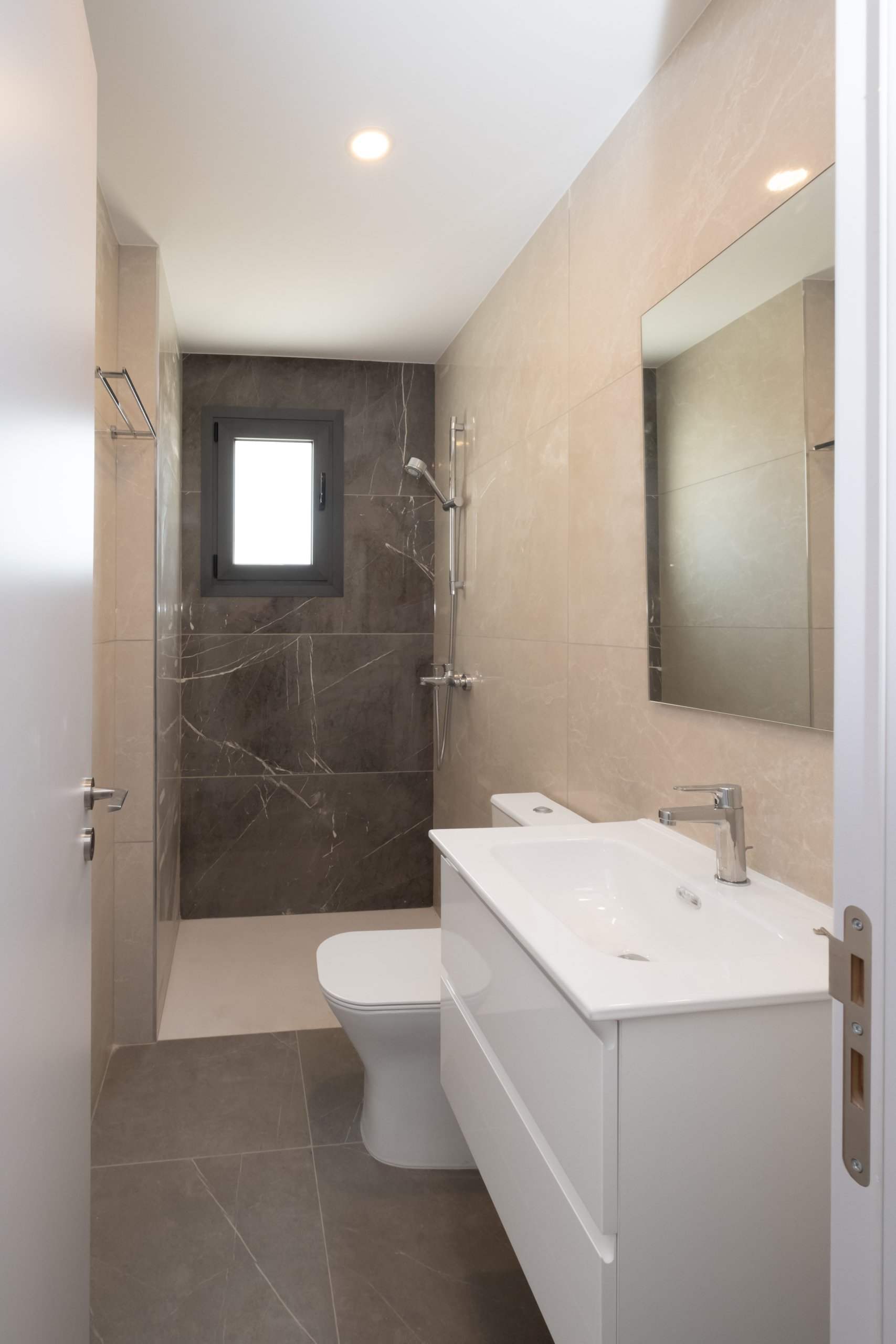 2 BR Apartment in Germasogeia, Limassol photo 10