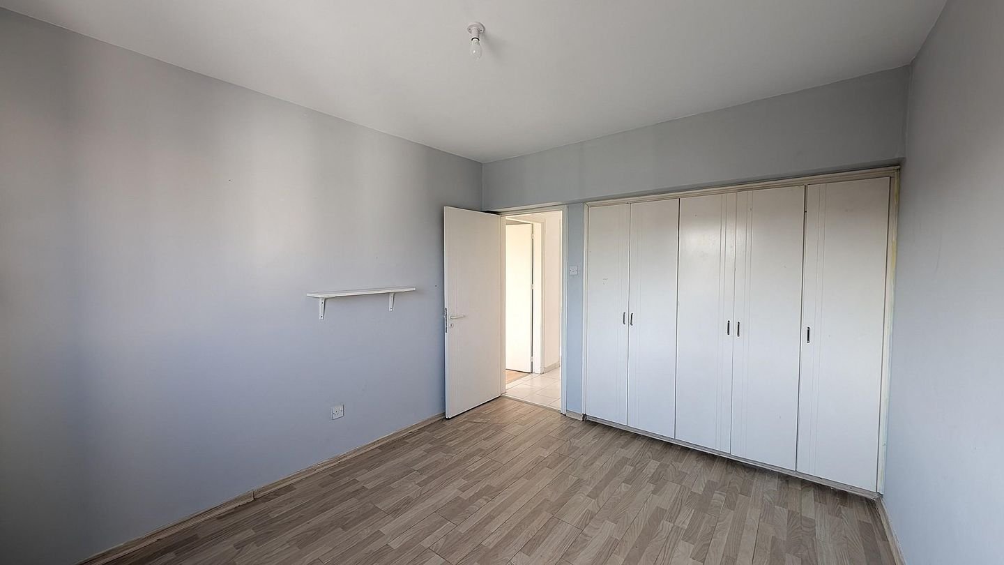 Sizeable Duplex Apartment in Ayios Antonios, Nicosia photo 16