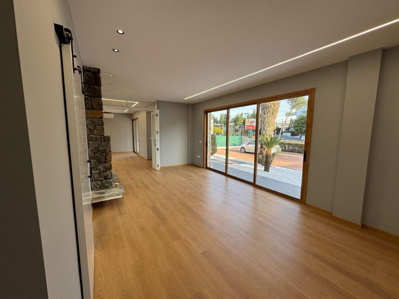 Fully renovated Office in Agios Georgios, Limassol photo 5