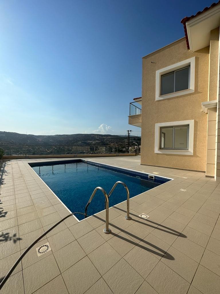 5 BR Villa in Agios Tychonas, Limassol photo 2
