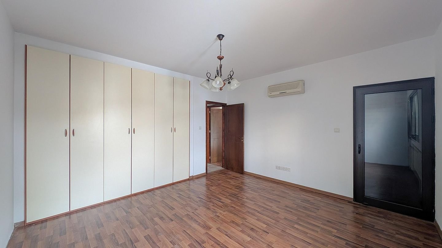 Elegant 3-bedroom semi-detached house in Engomi, Nicosia photo 21