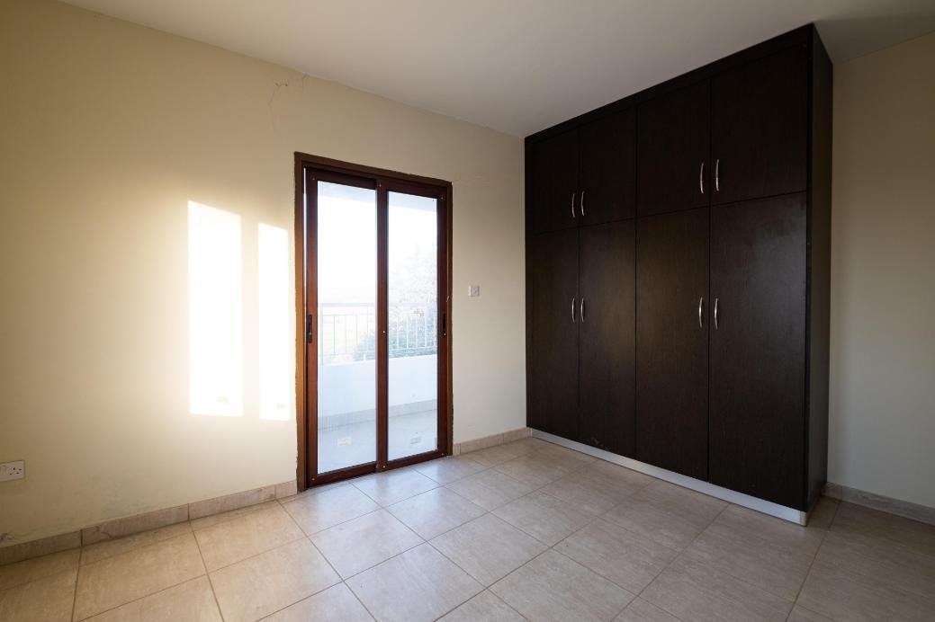 Three-storey residential building in Deneia, Nicosia photo 5