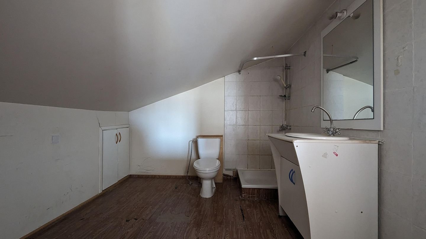 Three storey semi-detached mixed use building with shop in Strovolos, Nicosia photo 9