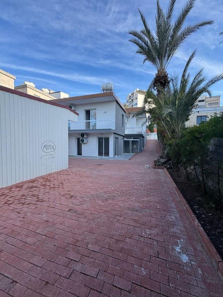 Fully renovated Office in Agios Georgios, Limassol photo 27