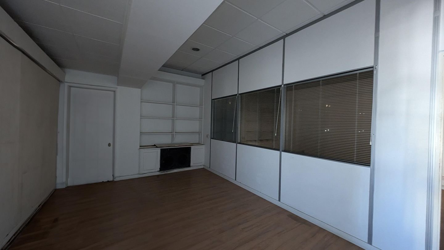 Building with Showroom in Kaimakli, Nicosia photo 18