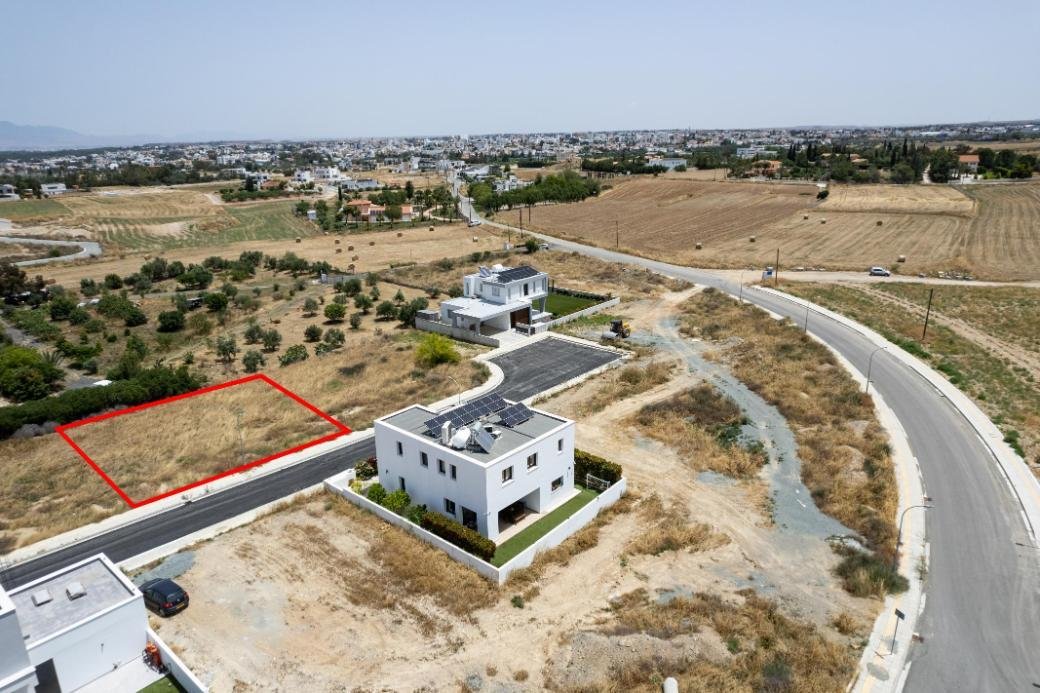 Residential plot under division in Latsia, Nicosia photo 2