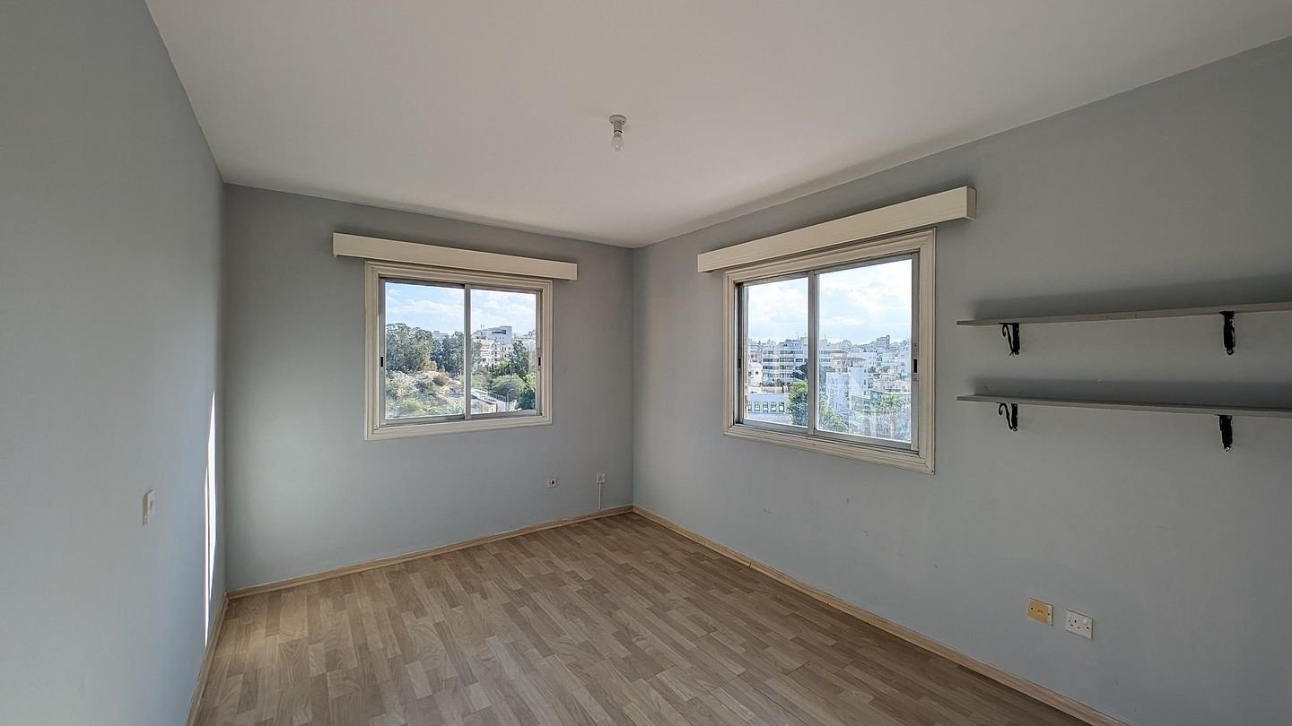 Sizeable Duplex Apartment in Ayios Antonios, Nicosia photo 17