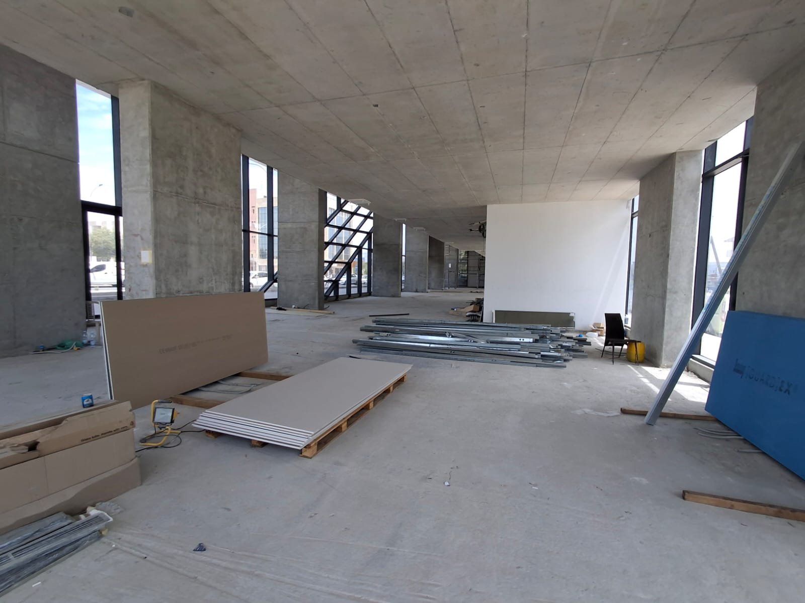 Ground Floor + Mezzanine in Mesa Geitonia, Limassol photo 6