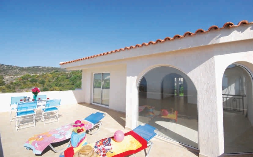 5 BR Villa in Tala, Paphos photo 6