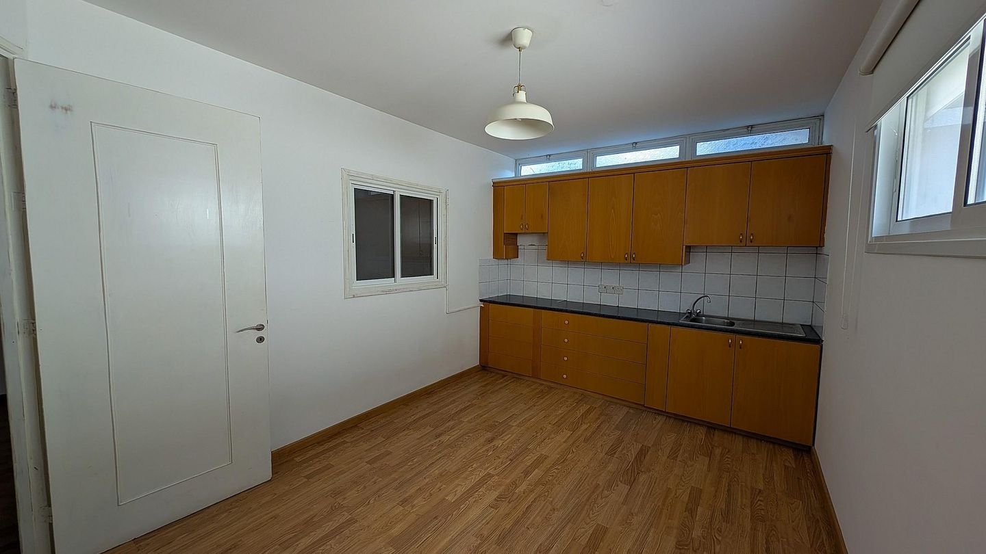 Spacious 4+1 Bedroom Detached Home with Basement Studio in Engomi photo 24