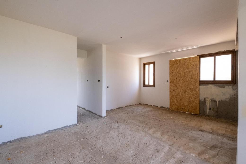 Incomplete 3 bedroom apartment in Polemidia, Limassol photo 8