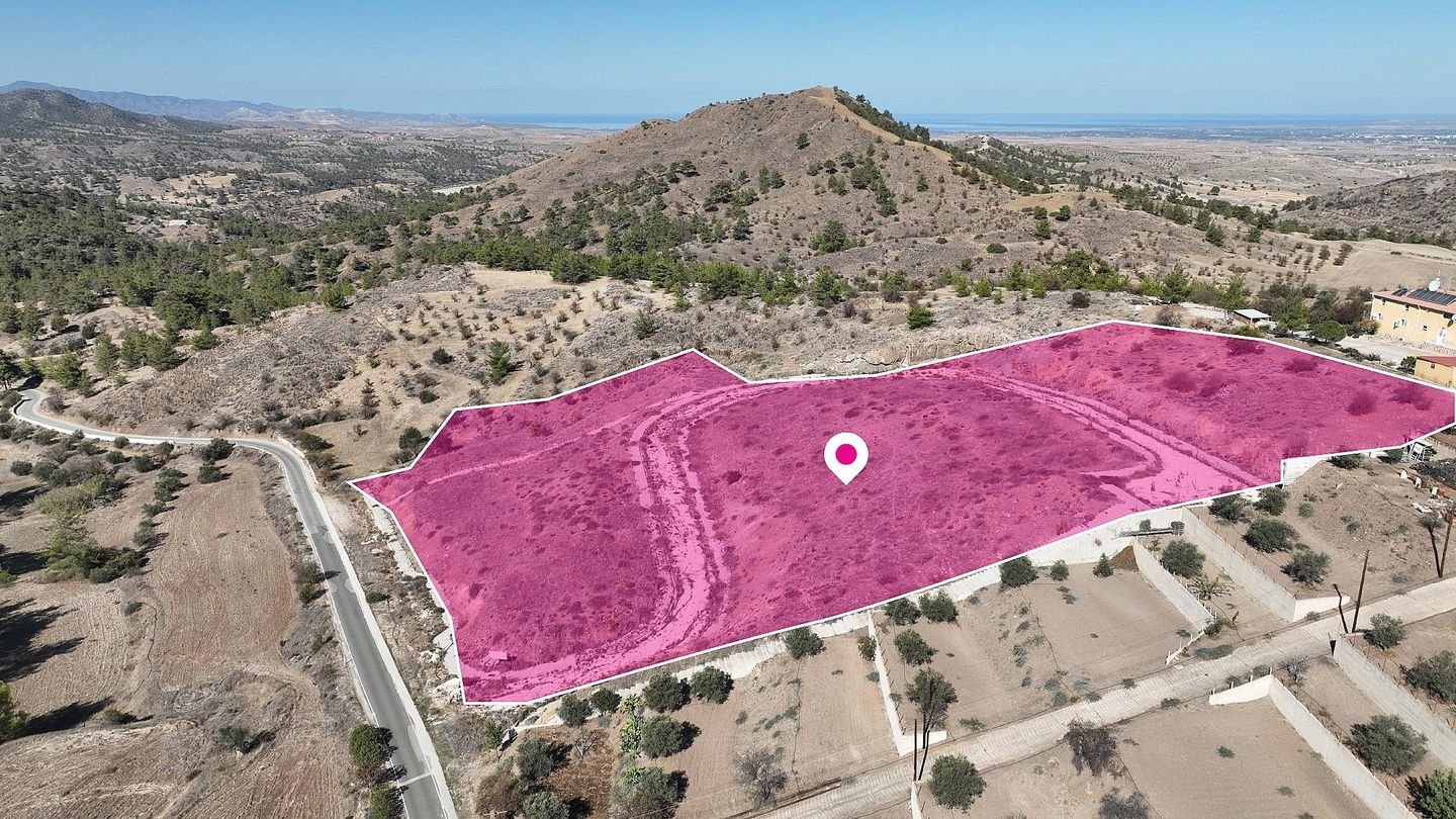 Residential field in Agia Marina Xyliatou, Nicosia photo 2