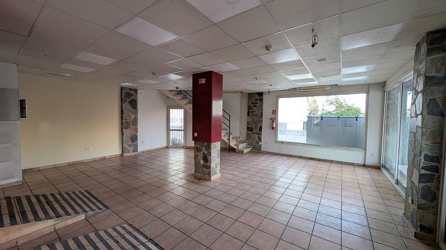 Shop with mezzanine in Agios Antonios, Nicosia photo 9