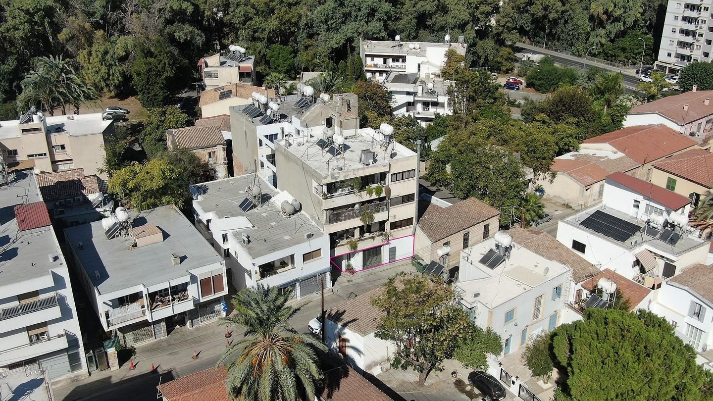 Shop in city center, Agioi Omologites, Nicosia photo 2