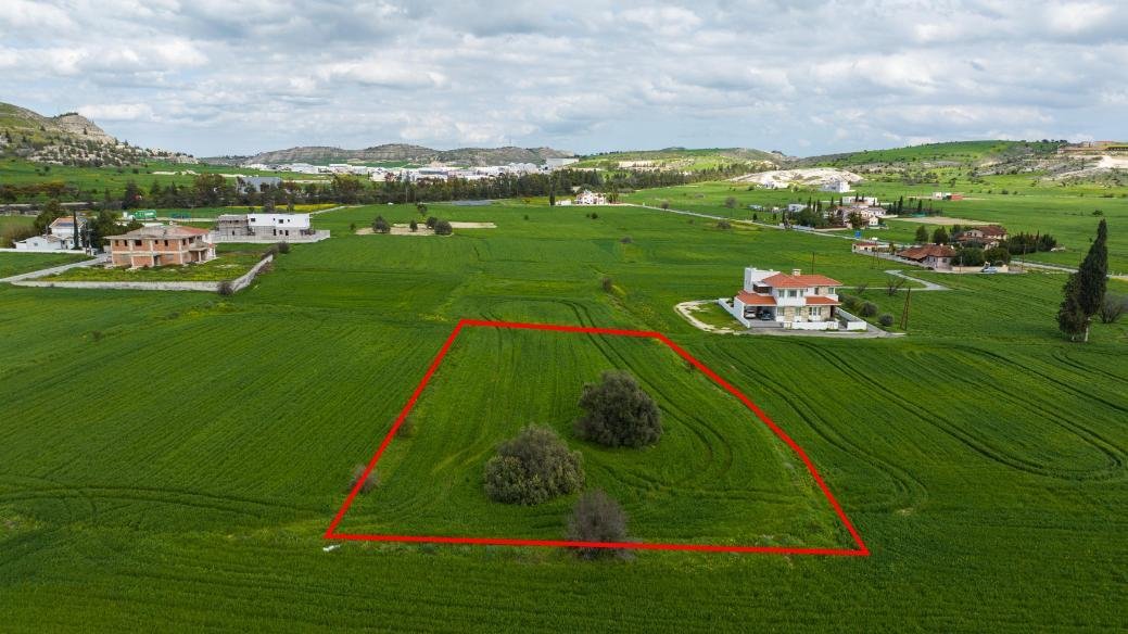 Residential field in Alambra, Nicosia photo 3