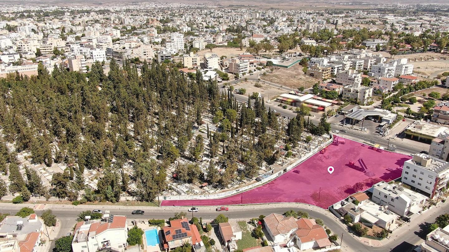 Commercial (Share 16%) and residential (share 50%) fields in Nicosia photo 4