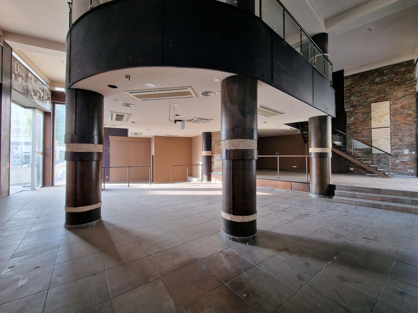 Prime Corner Location Retail Unit, in Nicosia center photo 10