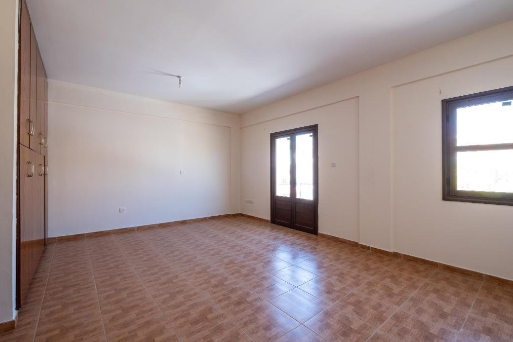 4 bedroom house in Agios Theodoros, Larnaca photo 9