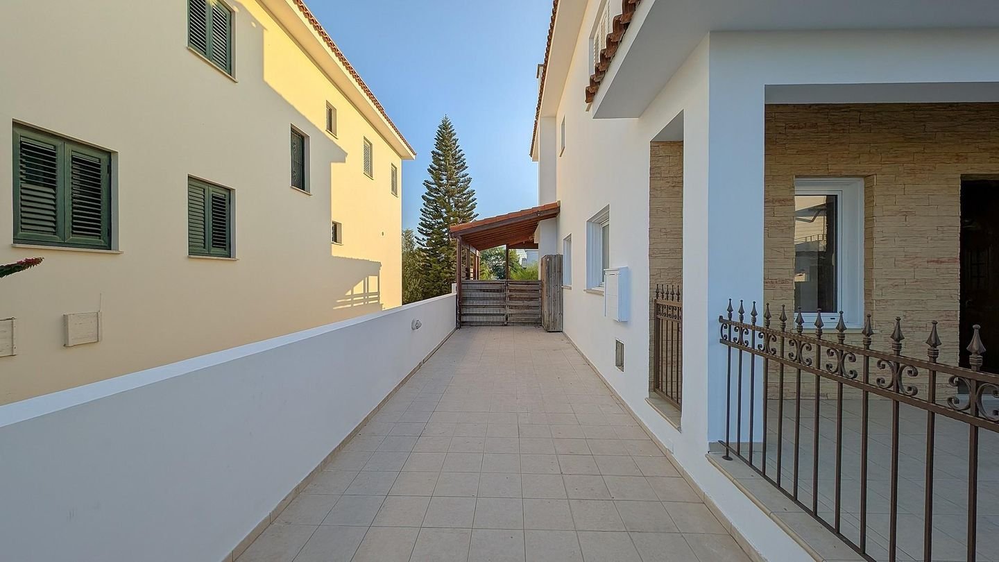 Elegant 4-Bedroom Home with Private Pool in Archangelos/Anthoupoli, Nicosia photo 34