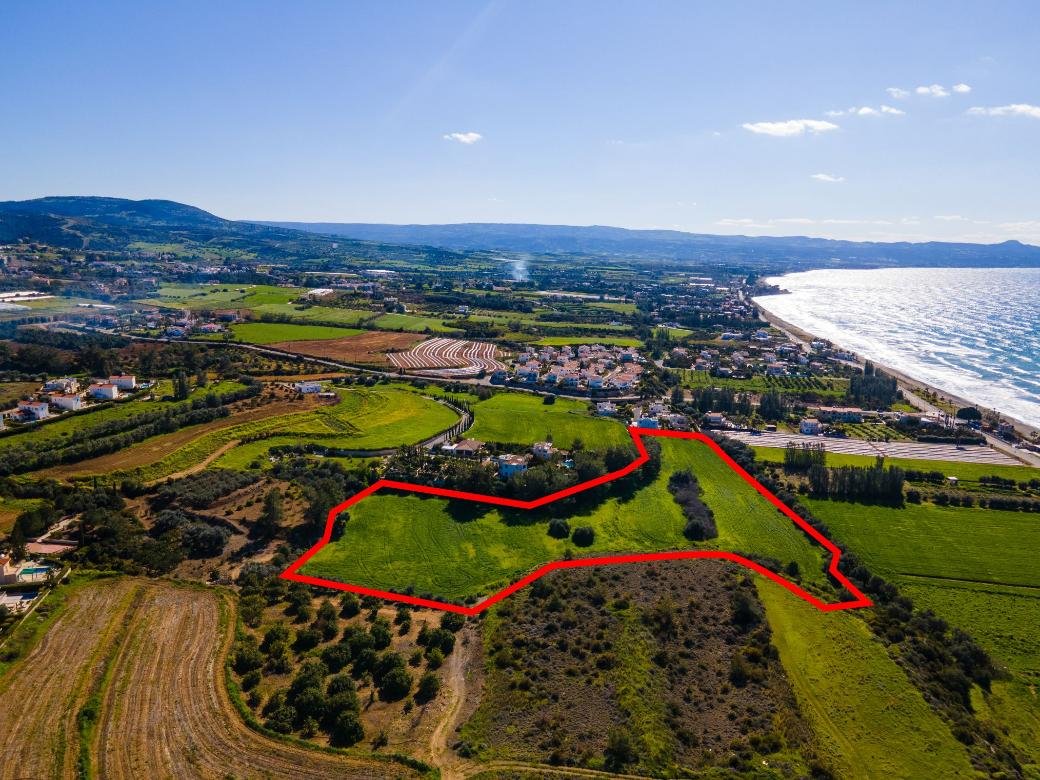 Shared touristic field in Argaka, Paphos photo 2